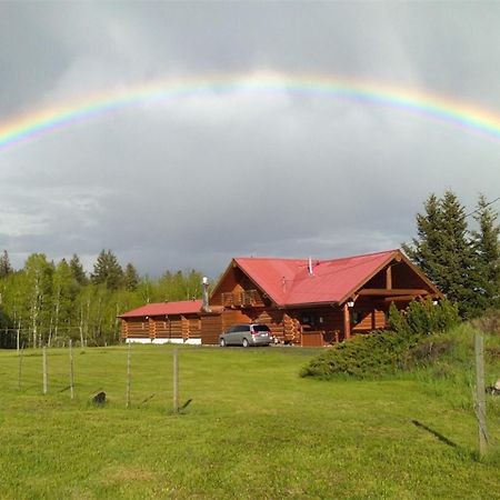 Cariboo Log Guest House Lac La Hache Екстер'єр фото