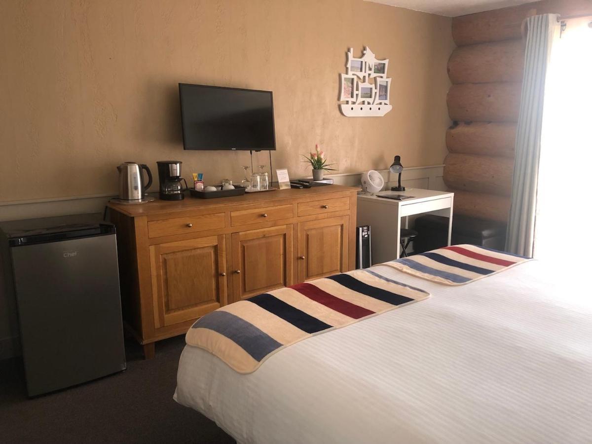 Cariboo Log Guest House Lac La Hache Екстер'єр фото