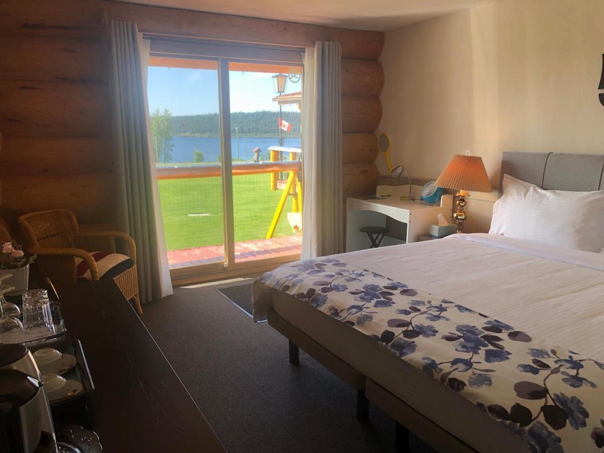 Cariboo Log Guest House Lac La Hache Екстер'єр фото