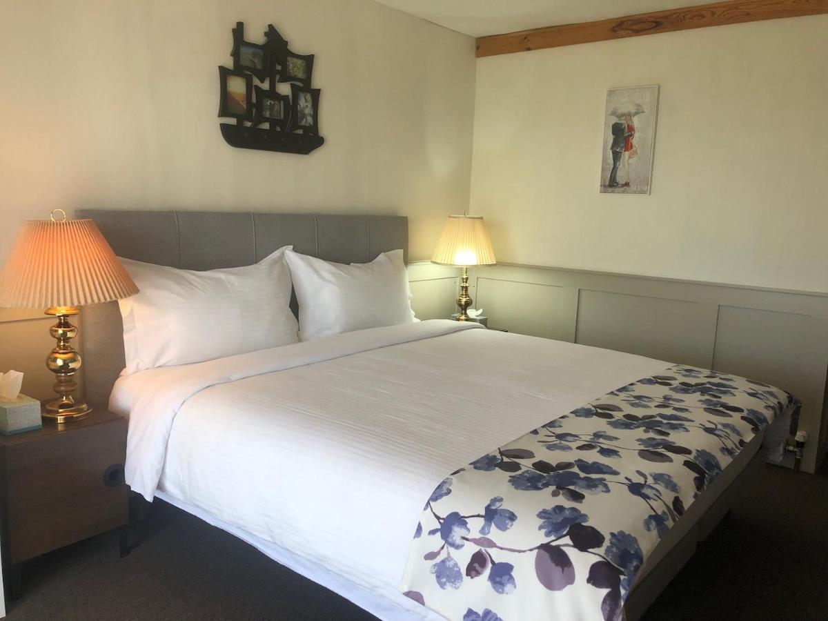 Cariboo Log Guest House Lac La Hache Екстер'єр фото