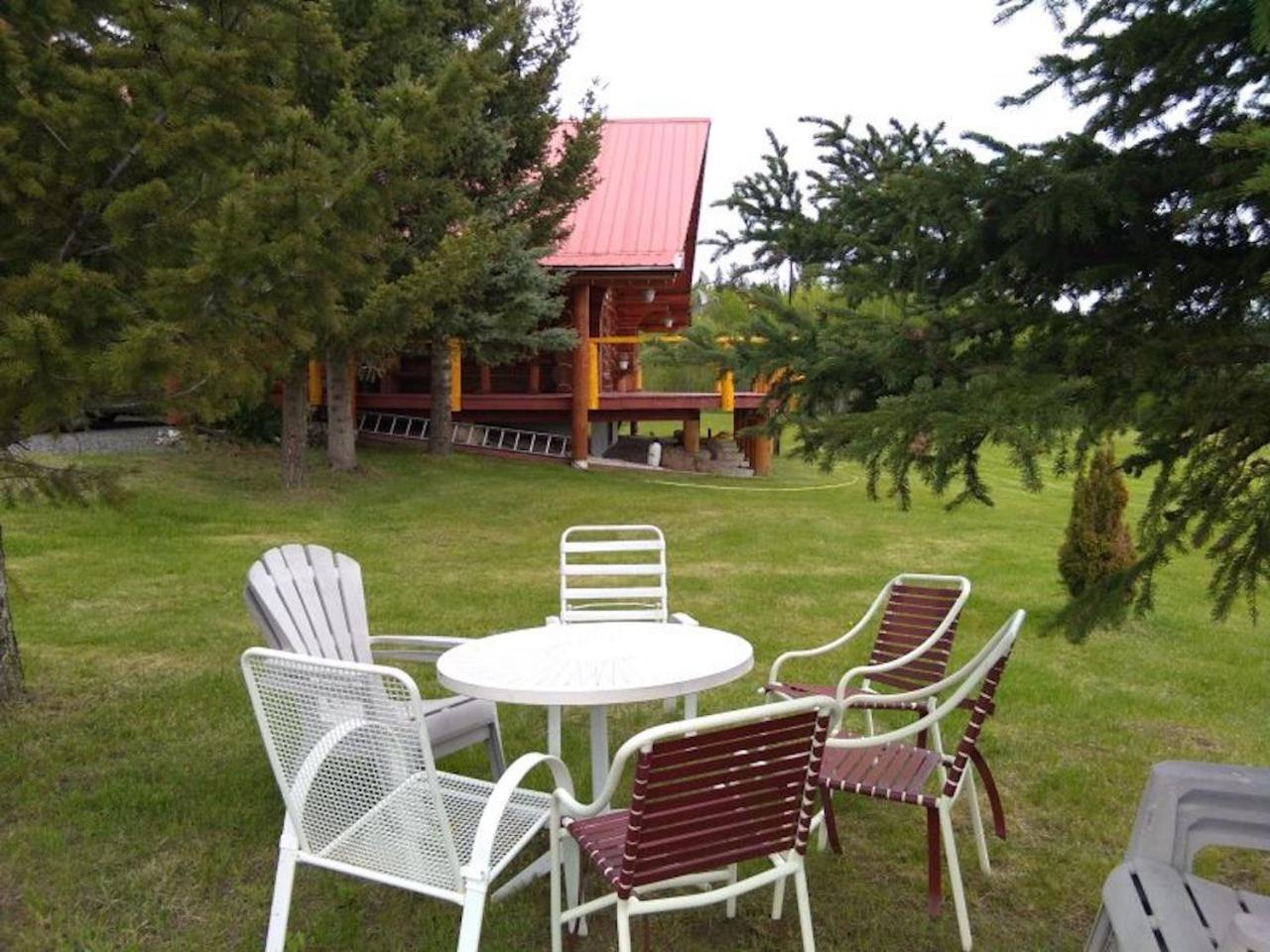 Cariboo Log Guest House Lac La Hache Екстер'єр фото
