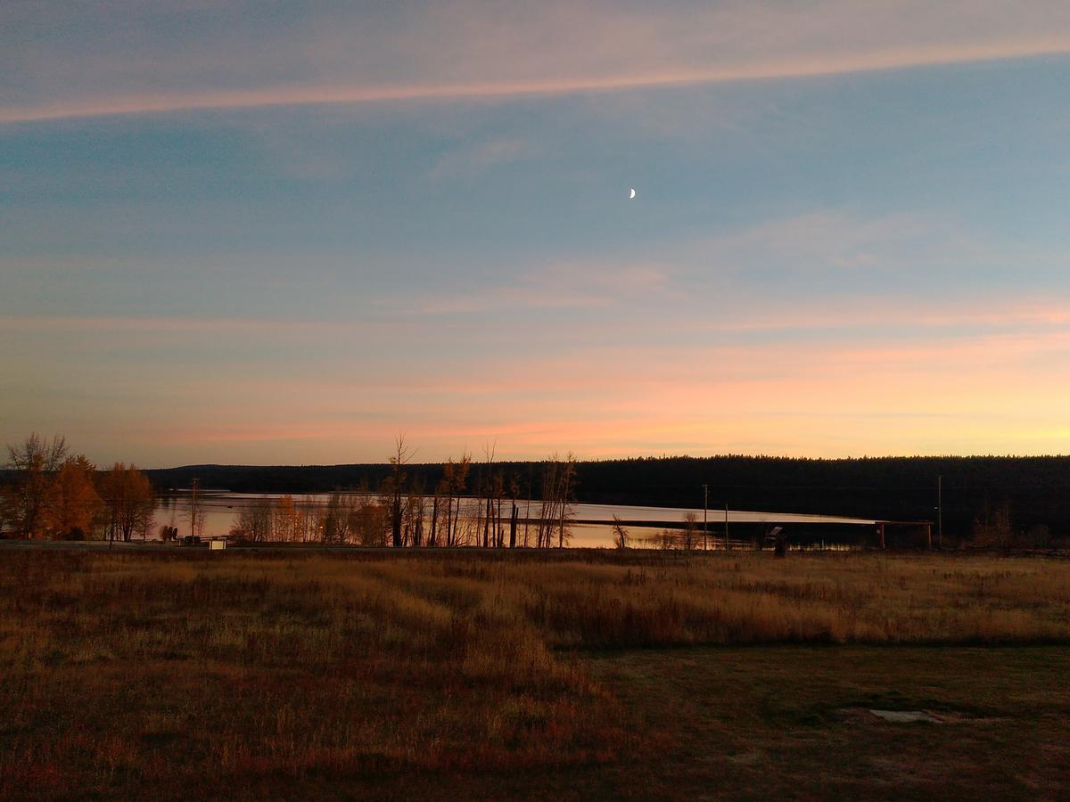 Cariboo Log Guest House Lac La Hache Екстер'єр фото